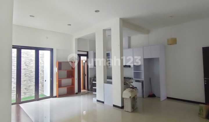Dijual Rumah Siap Huni di Grand Sharon Residence