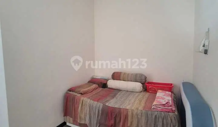 Minimalist House in Taman Kopo Indah 5, Sherwood