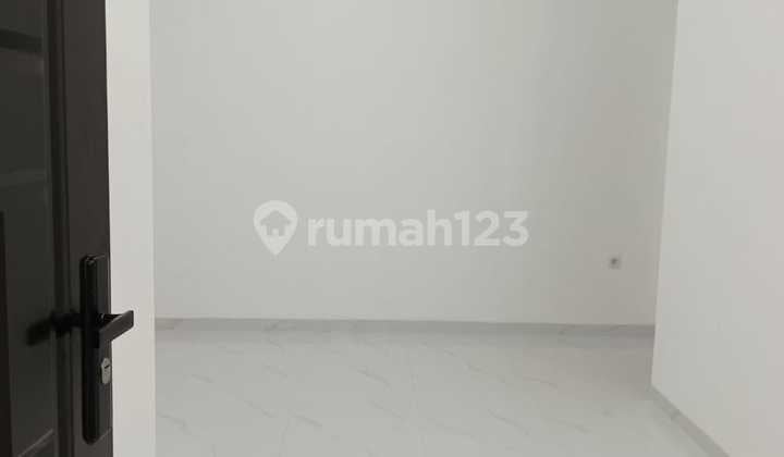 Rumah Baru di Metland Puri Siap Huni 2Lantai Selatan Lt 74M2