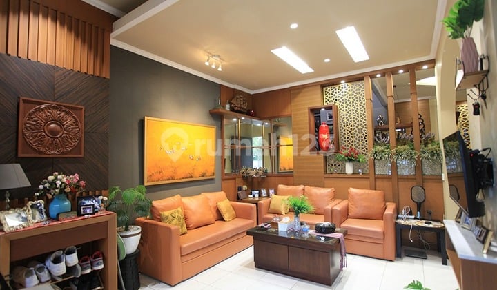 House in Taman Surya 5, 108m2 land area, 2.5 floors, furnished, facing North