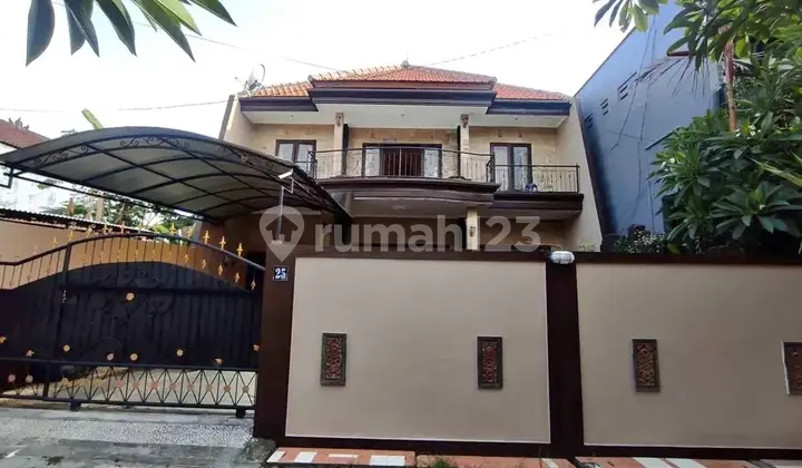 Rumah Sewa Daerah Muding Kerobokan Akses Mobil Dekat ke Seminyak dan Canggu
