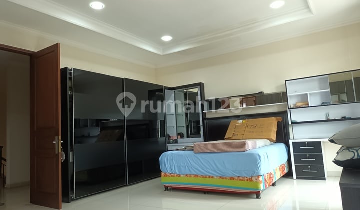 RUMAH CANTIK SIAP HUNI HOEK
