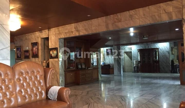 HOKIE HOUSE BINTARO RAYA NO 8 FDL