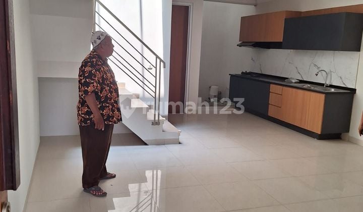 RUMAH CANTIK SUMUR BATU CEMPAKA PUTIH