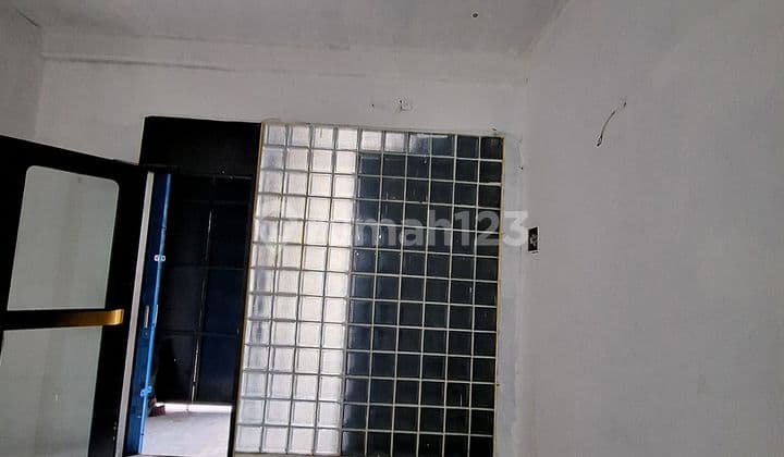 Ready-to-Use Shop House for Business on Jalan Tanjung Duren Raya