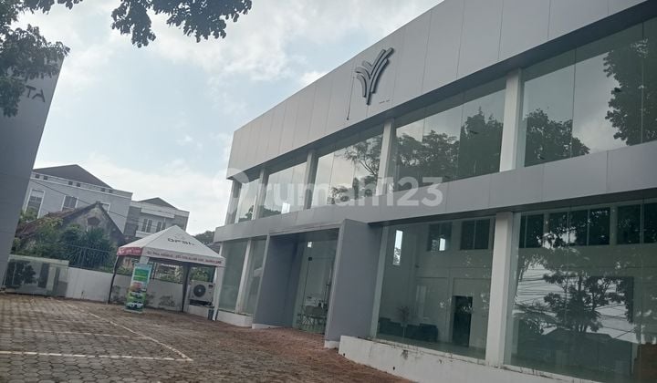 Former Car Showroom Business Space Ready for Use on Main Road in Sukabumi City.