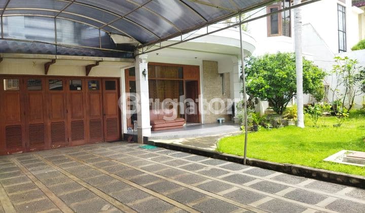 Rumah Terawat Lantai Marmer di Pakis Argosari dekat Mayjend Sungkono dan Ciputra World