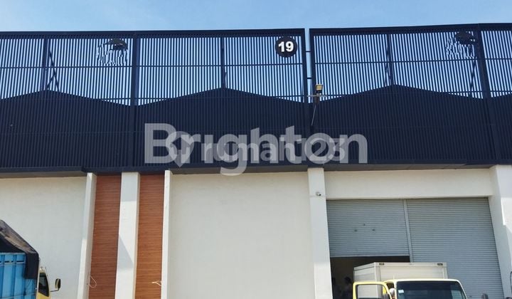 GUDANG DI KOTA GRESIK 24 JAM BEROPERASI GUDANG DI KOTA GRESIK 24 JAM BEROPERASI