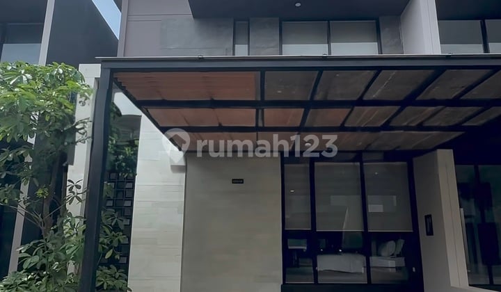 Rumah Ready Type Whitney Deluxe di Perum Greenlake Citraland Surabaya Barat