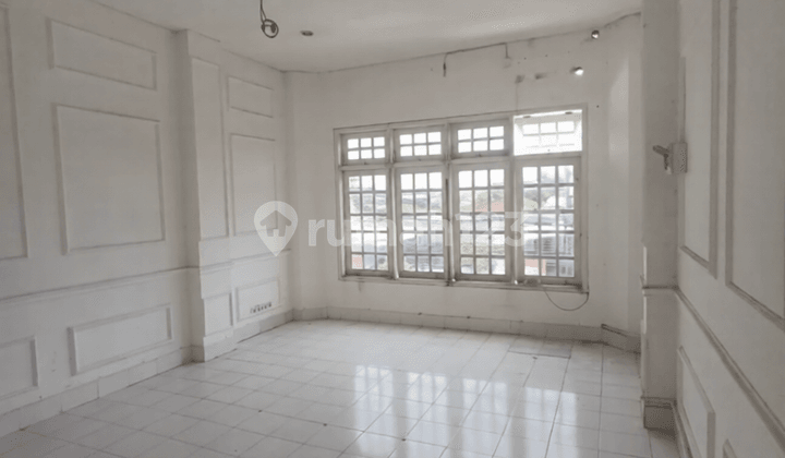 Disewakan Ruko 3 Lantai di Kerobokan Kaja