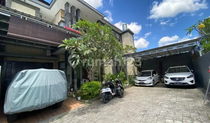 Exclusive 6 BR Residence Near Canggu, Spacious Parking