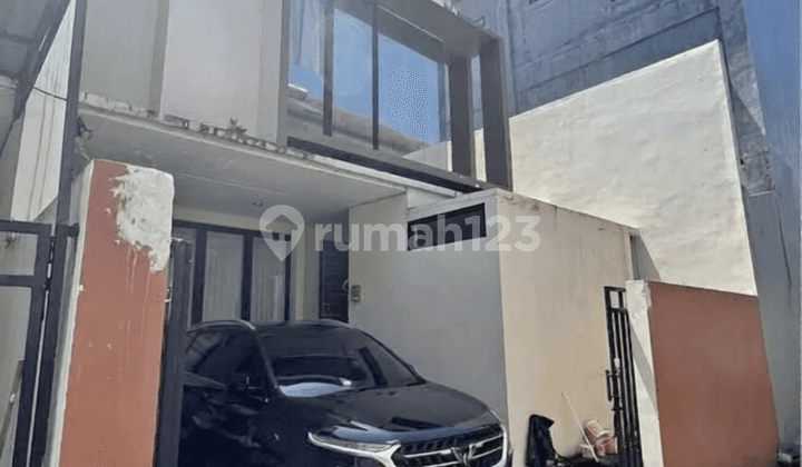 For Rent 2-Story House Over Contract in Gunung Soputan Area Denpasar