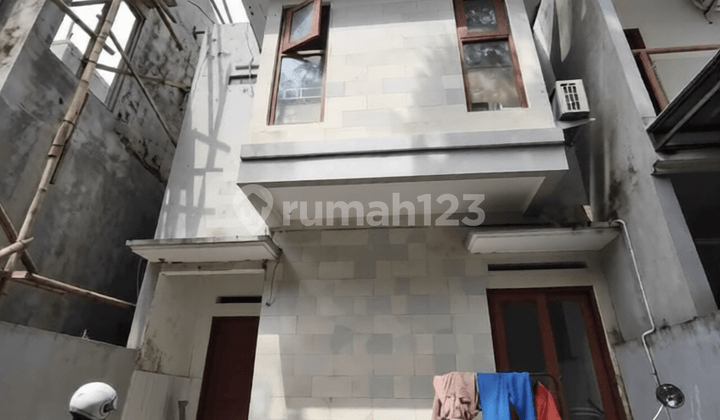 For Sale: 2-Story Ready-to-Occupy House in the Penatih Area, East Denpasar