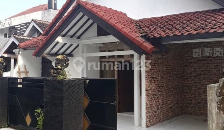 Fully Furnished House on Jl Raya Semer, Kerobokan, Bali Under 2M