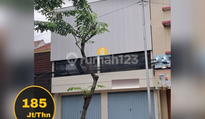 Three-Story Shop House Ready for Use, Located on the Main Road in the City Center