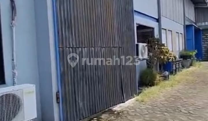 Gudang Raya Mastrip Strategis Dekat Tol