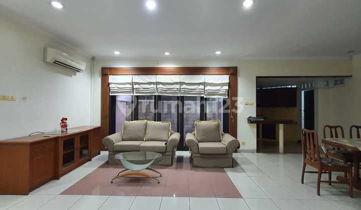 rumah bintang diponggo dekat ciputra world, dekat kampus, dekat akses tol