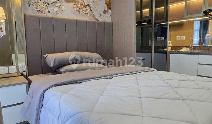 Benson Apartment Fully Furnished Connected to Pakuwon Mall