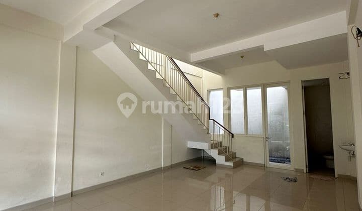 Ruko Bizhome Pakuwon City Dekat Pakuwon Citymall, Hokky Supermarket