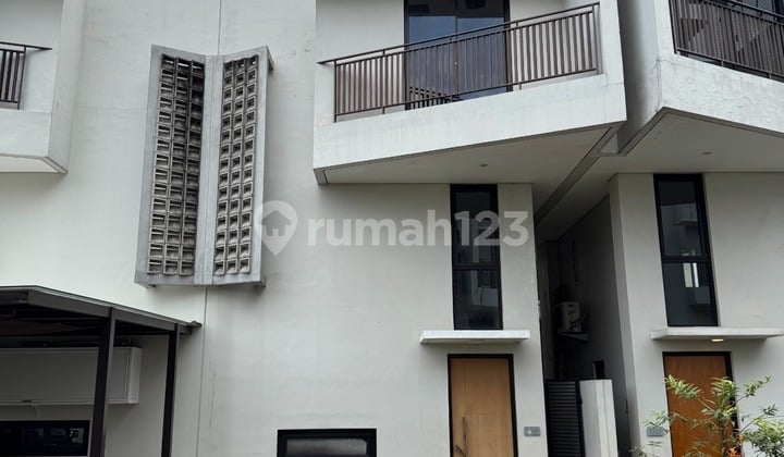 Brand New 3 Lantai di V-Town House Bintaro - Modern Minimalis, Siap Huni!