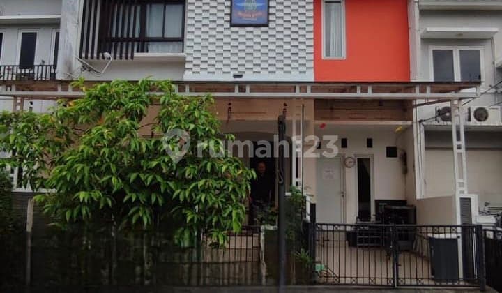 Turun Harga Lagi ! Rumah Nyaman & Aman 2 Lantai Depan Taman