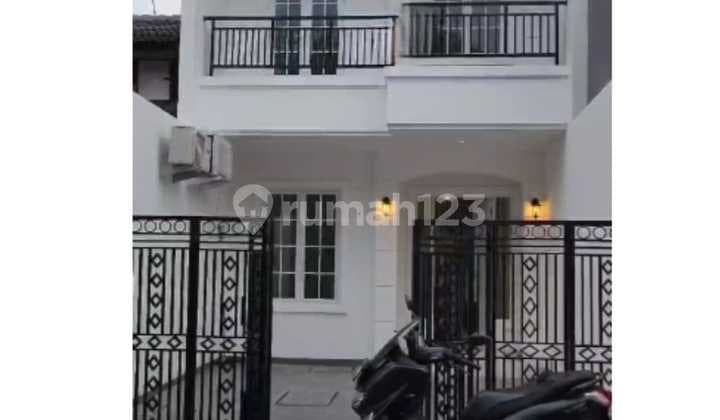 Rumah 2 Lantai di Sunter - Lokasi Strategis, SHM, Harga Terbaik!