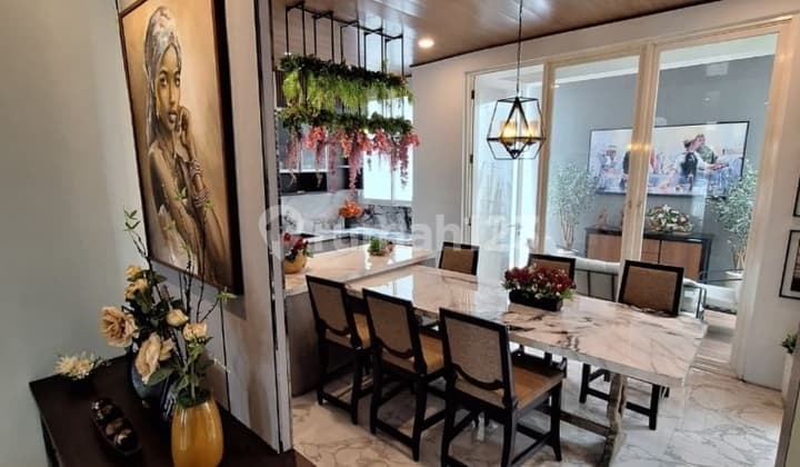 Rumah Cantik Cluster Larizembassy Pakuwon Indah Surabaya Barat