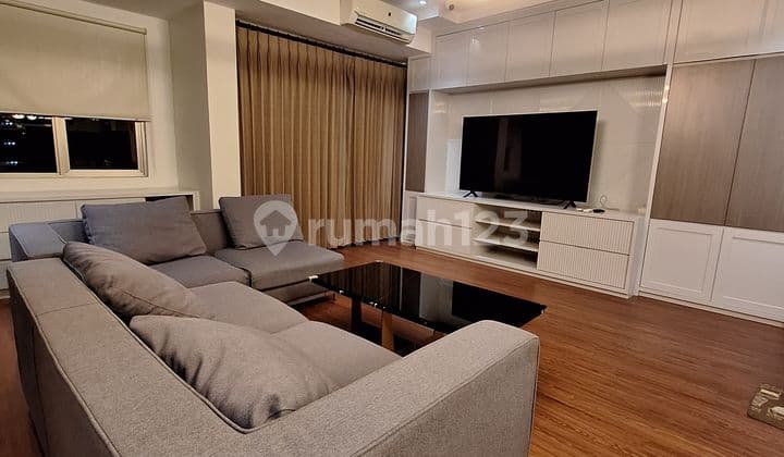 Apartment Waterplace Lantai Tinggi Supercantik Tripple View City City Pakuwon Indah dan Kolam Renang Dekat Pakuwon Mall Surabaya