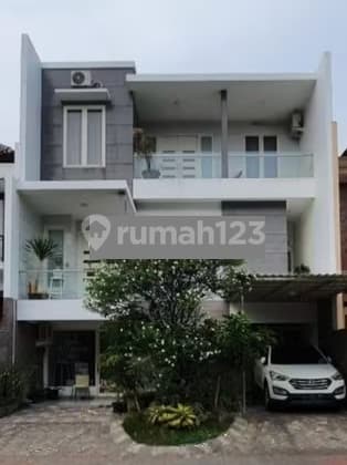Jual Rumah Cantik 3 Lantai Full Furnished Kertajaya Indah Regency Surabaya