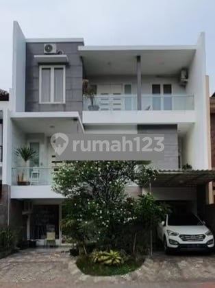Jual Rumah Cantik 3 Lantai Full Furnished Kertajaya Indah Regency Surabaya