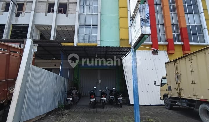 For Rent, Good and Strategic Shop House on Abdulrahman Saleh
