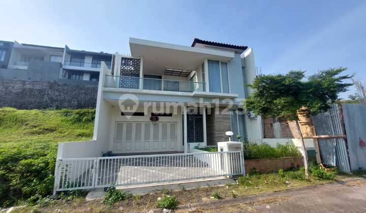 A safe and comfortable 2-story house in the highland area of Semarang city.