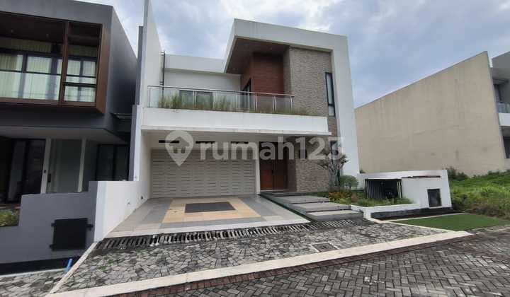Rumah mewah 2 lantai Candi Golf Semarang