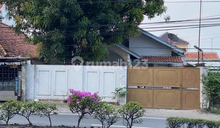 House in a strategic location on the side of the Pantura highway in Tegal.