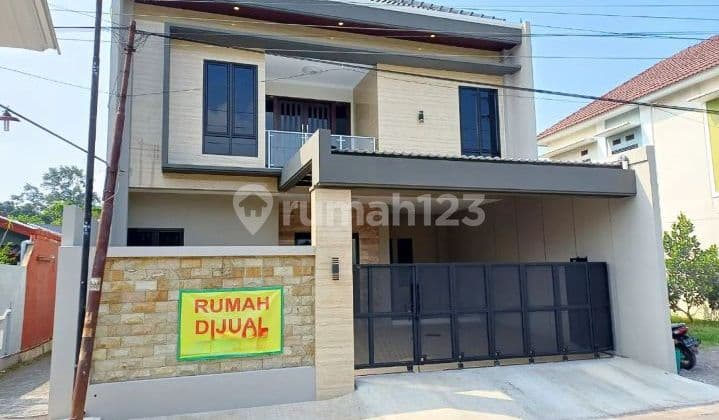 2-Story House East of Maguwoharjo Stadium