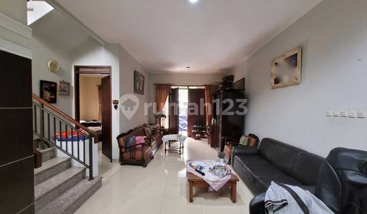 Rumah Bagus Semi Furnished di Batununggal, Bandung