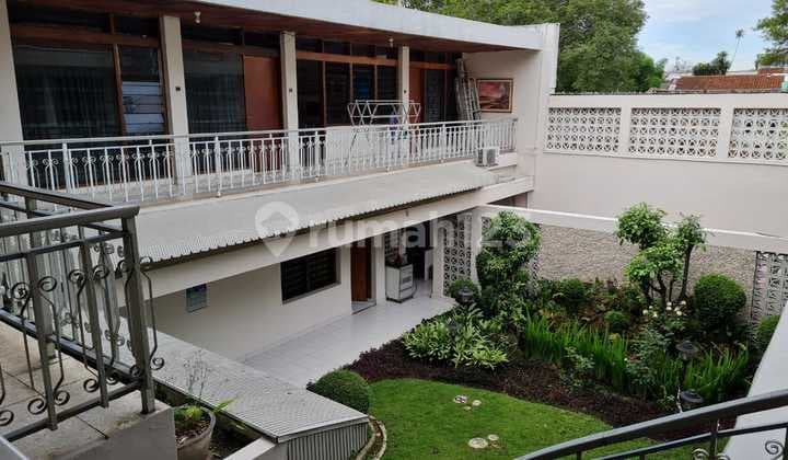 Rumah Terawat Tengah Kota Bandung Sayap Ahmad Yani