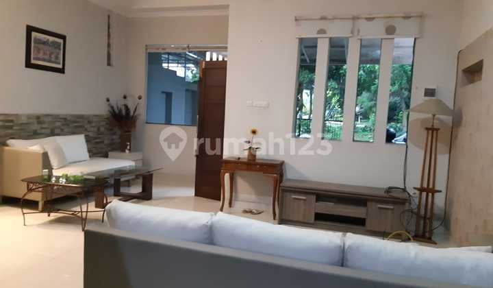 Turun Harga Rumah 3 Lantai Bagus Furnished di Setra Duta Cemara