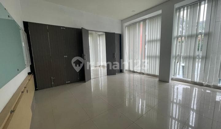Ruko Bagus 4,5 Lantai di Setra Sari, Bandung