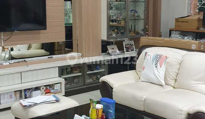 Rumah Bagus Semi Furnished Singgasana Pradana, Bandung