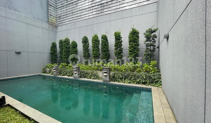 Rumah Lux 2 Lantai Bagus di Setra Duta, Bandung