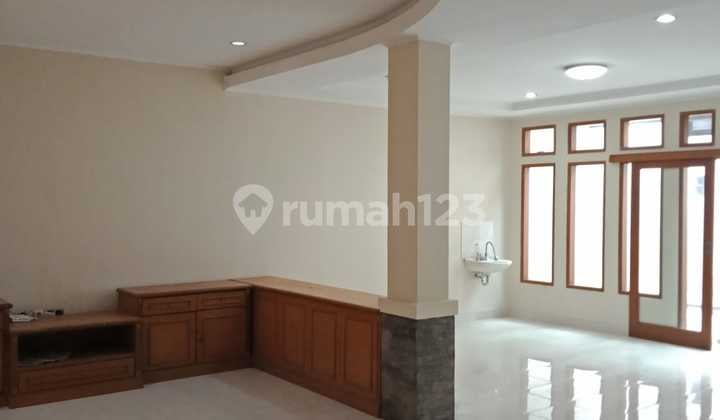 Nice House Hegarmanah, Bandung