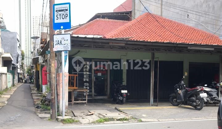 Rumah Tanjung Duren Raya Semi Furnish Cocok untuk Usaha dan Hunian