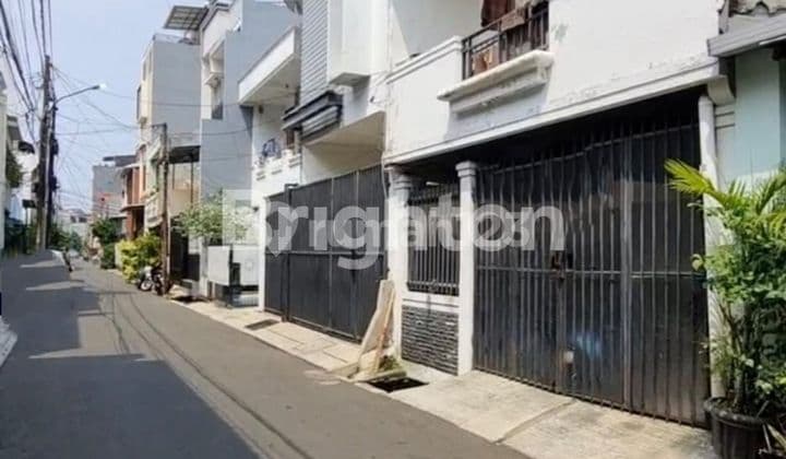Rumah Tomang 2,5 Lantai Strategis dan Marketable