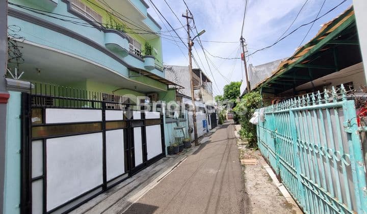 READY-TO-OCCUPY 2-STORY HOUSE IN TANJUNG DUREN FLOOD-FREE AREA