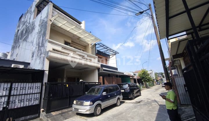 Rumah Metro Permata Bangunan Minimalis Modern 3,5 Lantai Semi Furnish