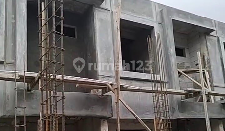 Rumah Indent 2 Lantai Di Utan Kayu, Jakarta Timur