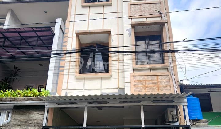 Rumah Tanjung Duren 3 Lantai Semi Furnish Siap Dihuni & Bebas Banjir