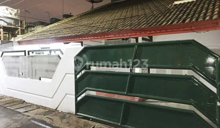 Rumah Tomang 1.5 Lantai Siap Dihuni dan Bebas Banjir