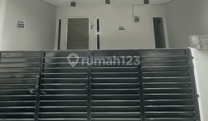 Rumah Tanjung Duren 2,5 Lantai Dekat Pasar Kopro, Jakarta Barat